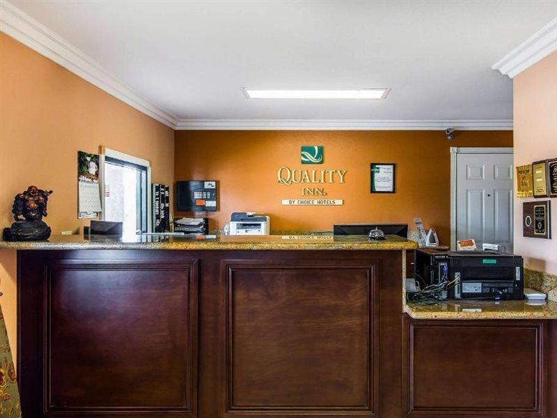 Quality Inn Lake Elsinore I-15 Buitenkant foto