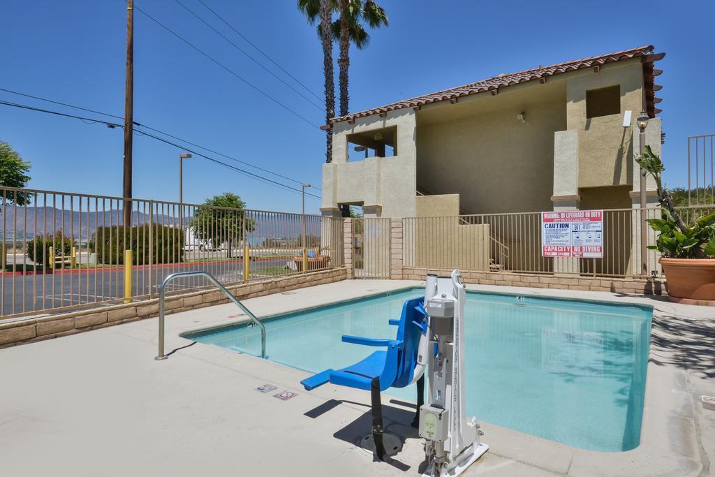 Quality Inn Lake Elsinore I-15 Buitenkant foto