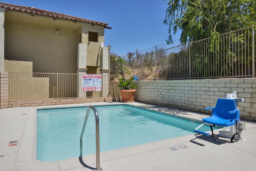Quality Inn Lake Elsinore I-15 Buitenkant foto