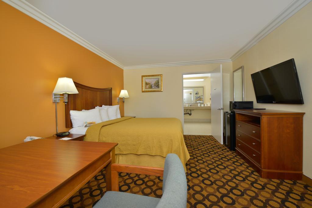 Quality Inn Lake Elsinore I-15 Buitenkant foto