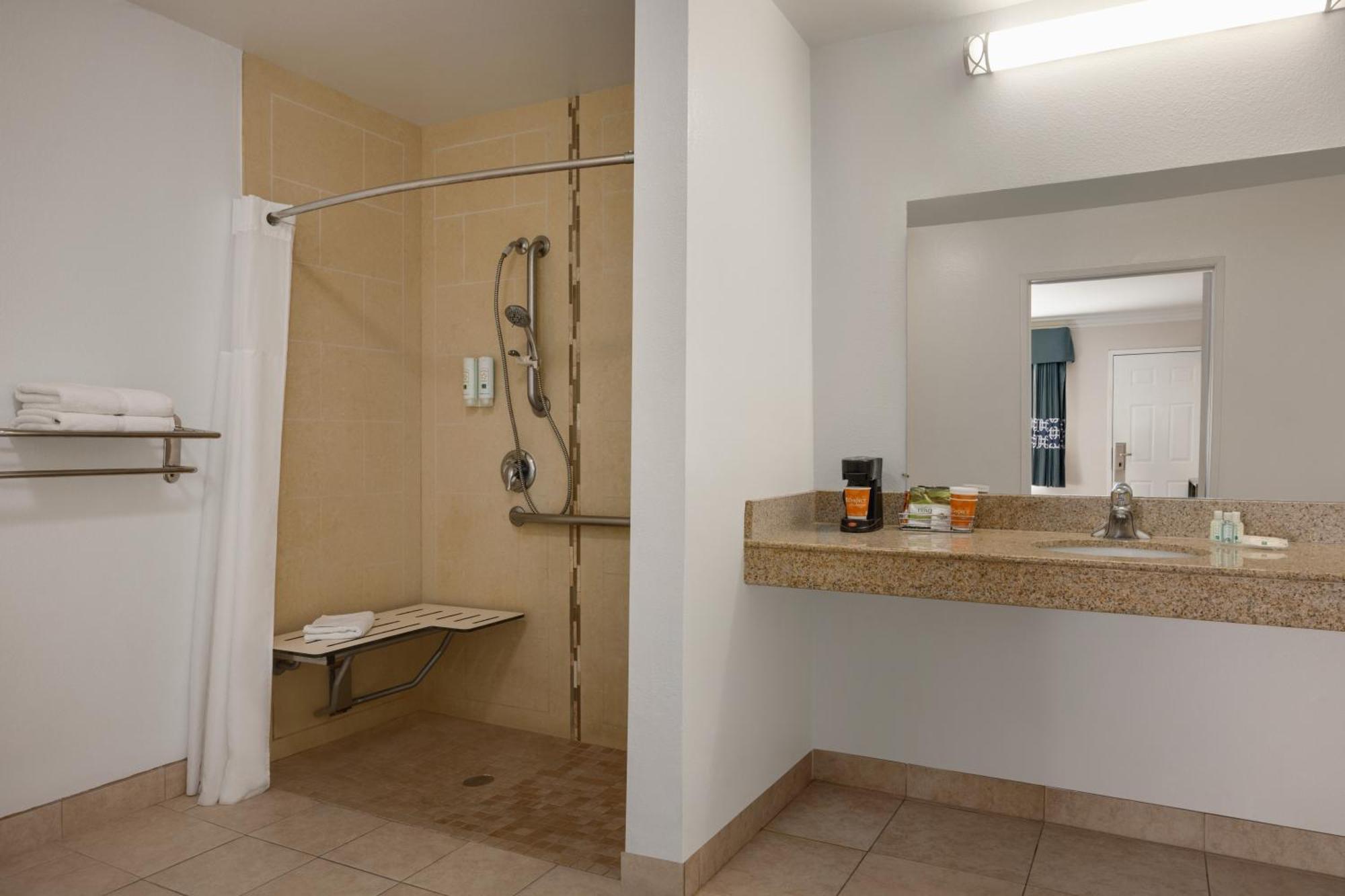 Quality Inn Lake Elsinore I-15 Buitenkant foto