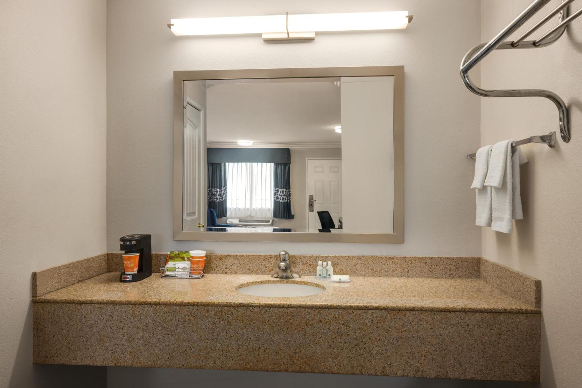 Quality Inn Lake Elsinore I-15 Buitenkant foto