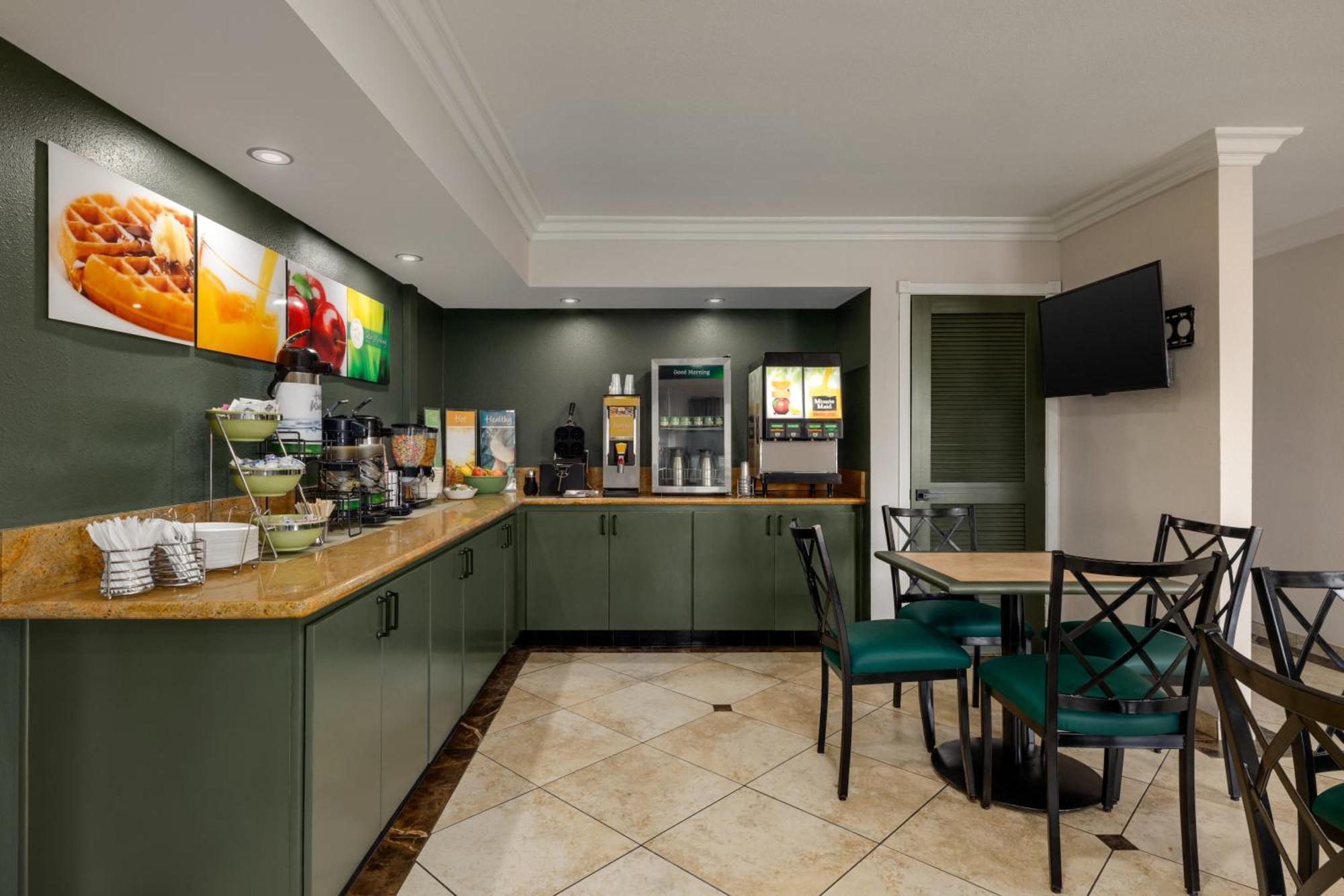 Quality Inn Lake Elsinore I-15 Buitenkant foto